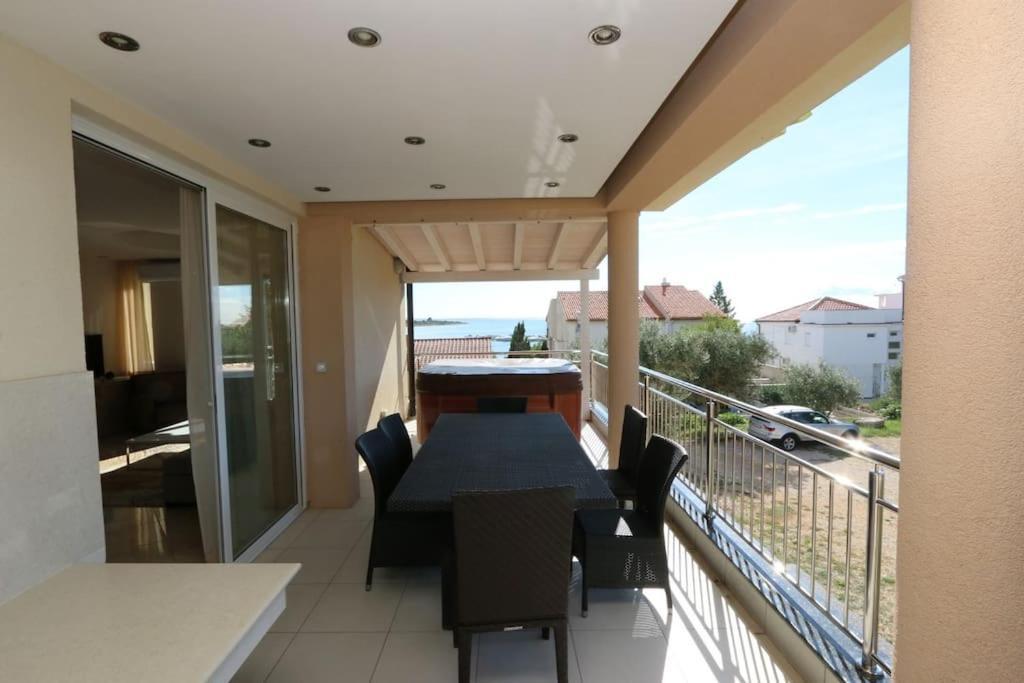 Kristal Paris Resort Novalja Exterior foto